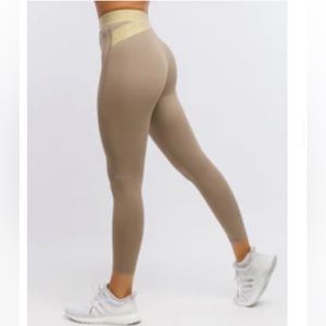 ECHT ULTIMATE LEGGINGS - TAUPE (L)